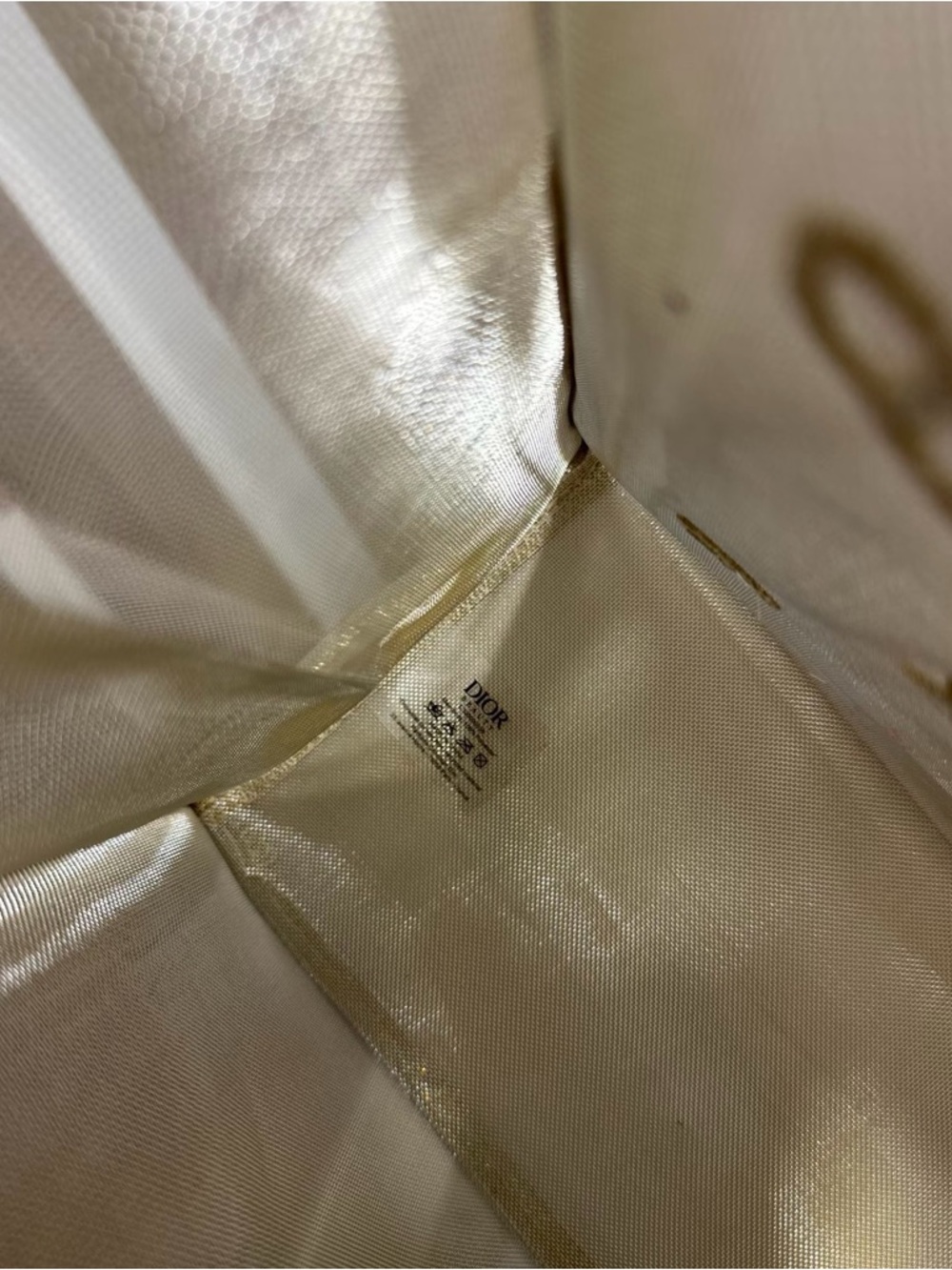 New! Dior Metallic Gold Star cosmetics Bag - Picture 3 of 10